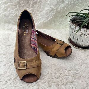 Skechers Biker‎ Slip On Shoes Brown Leather Cut Out Peep Toe Womens sz 9 NEW